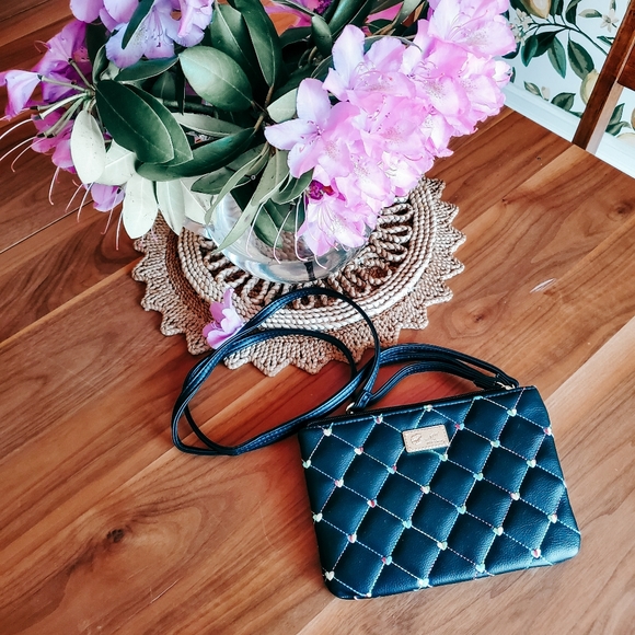 Betsey Johnson Handbags - Betsey Johnson quilted 2 in 1 crossbody / Wristlet